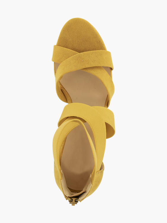 Gele sandalette sleehak