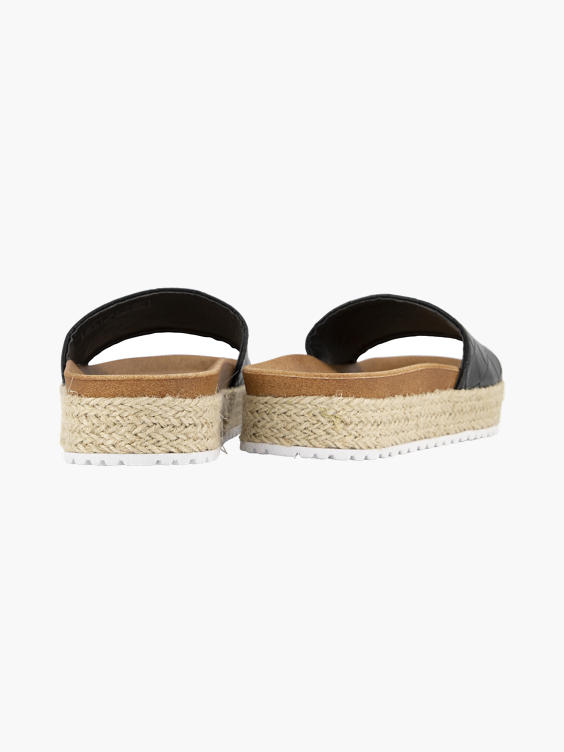 Zwarte slipper gevlochten