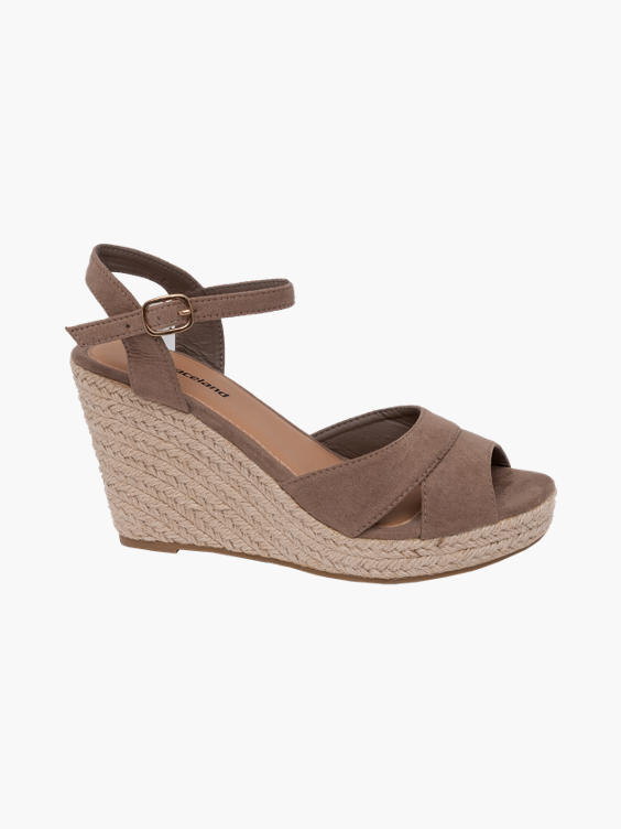 backup Huddle Andre steder Graceland) Taupe Wedge Sandals in Taupe | DEICHMANN