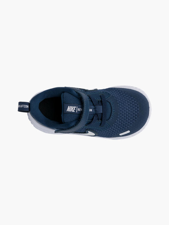 boys nike strap shoes