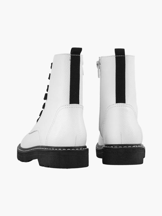 Witte veterboot