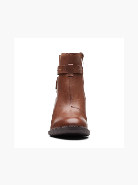 Clarks) Clarks Dark Tan Leather Star' Cross Detailed Ankle Boot in Brown |