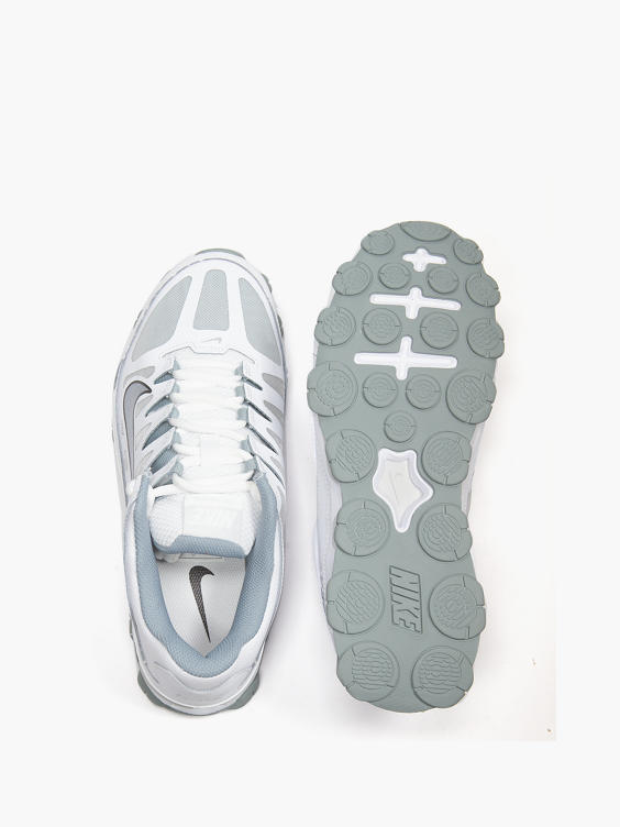 White Nike Reax 8 TR Lace-up Trainer