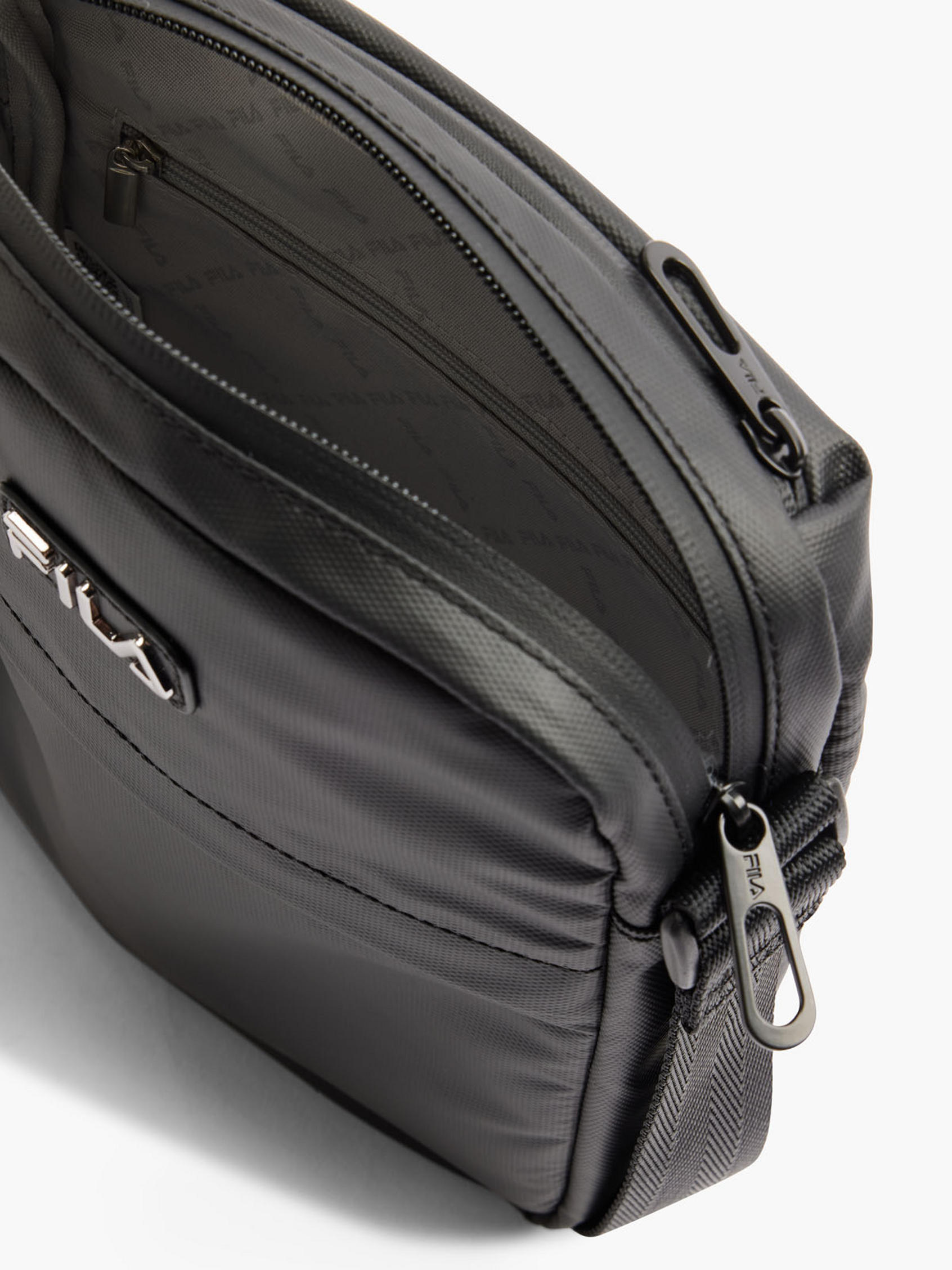 FILA Sac a bandouliere en noir Dosenbach