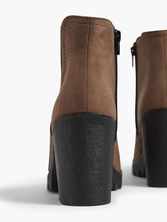 Chelsea Boots