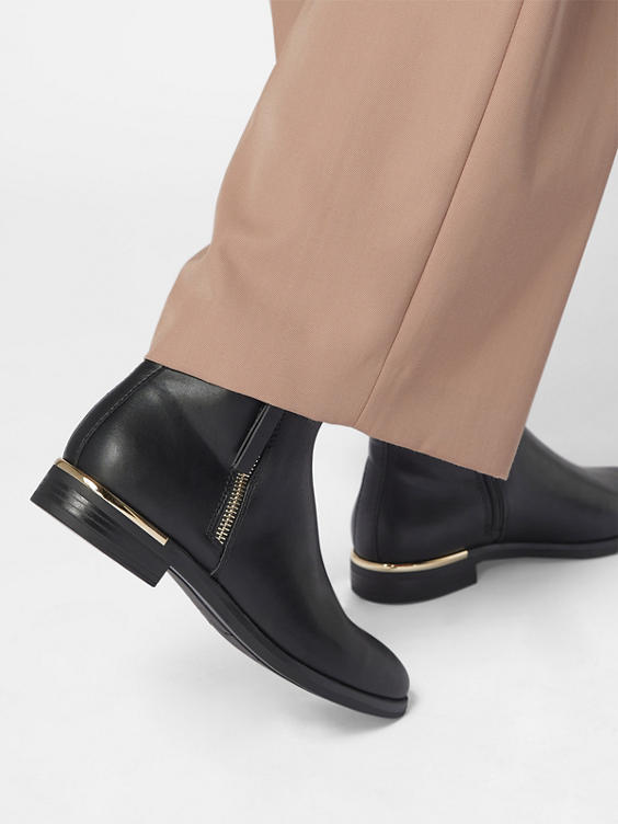 kaustisk biord Vanvid Graceland) Black Chelsea Boots with Gold Details in Black | DEICHMANN