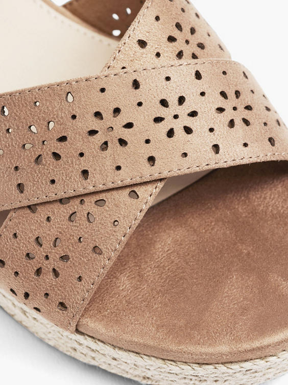 Bruine sandalette perforatie