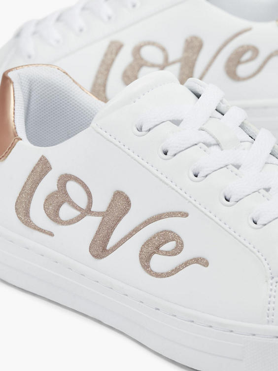 Witte sneaker love