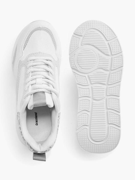 Off white sneaker