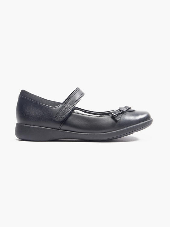 Clarks wide best sale fit school shoes