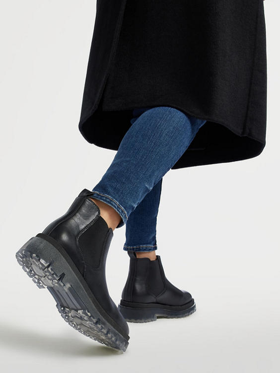 Black Low Chunky Chelsea Boot