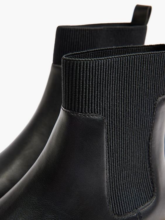 Black Chunky Chelsea Boot With Beige Sole