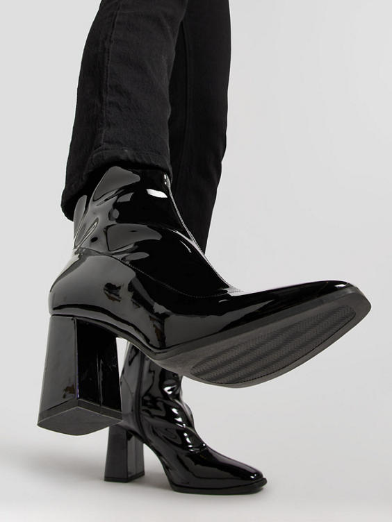 Womens Black schuh Blake Stretch Square Toe Boots | schuh