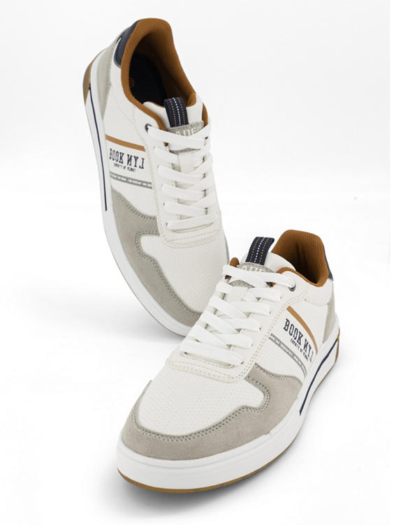 Witte sneaker