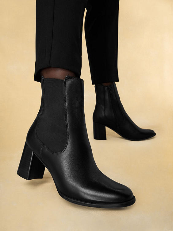 Black Leather Heeled Chelsea Boot 