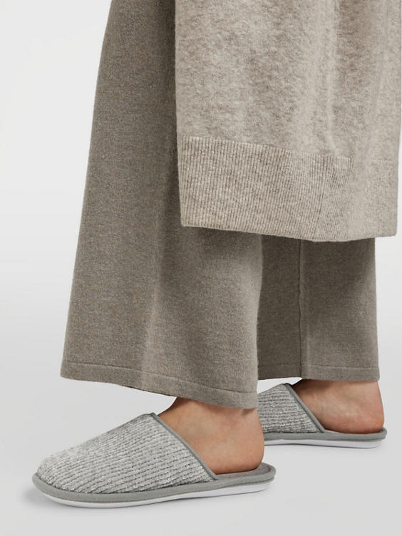 Ladies Grey Slippers 