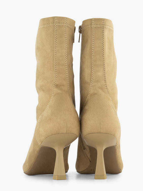 Beige enkellaars hak
