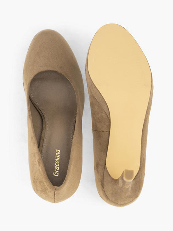 Taupe pump