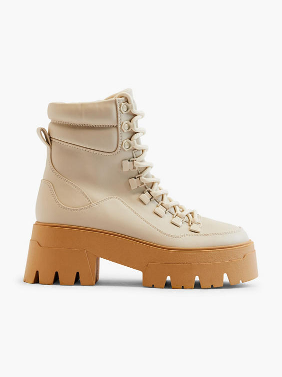 Off White Chunky Boot with Contrasting Sole