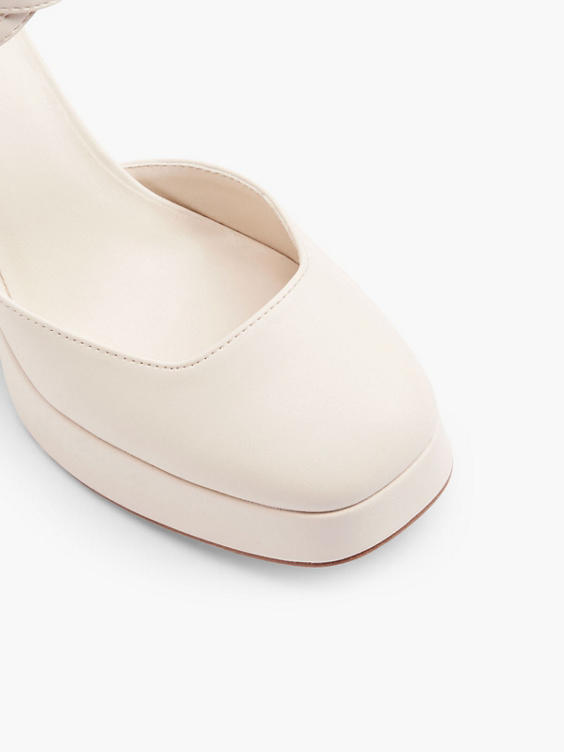 Beige pump