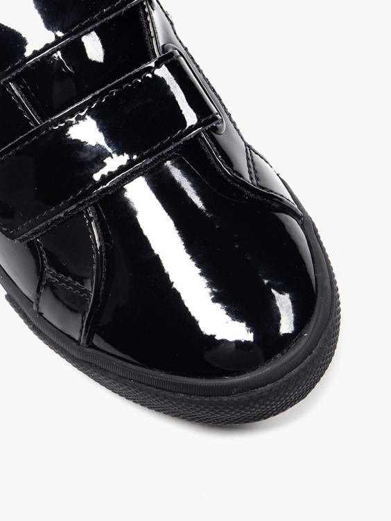 (Kickers) Junior Girl Kickers Kody Patent Leather School Shoe in Black ...