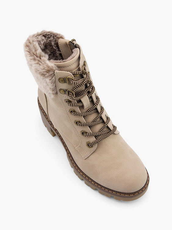 Creme veterboot hak