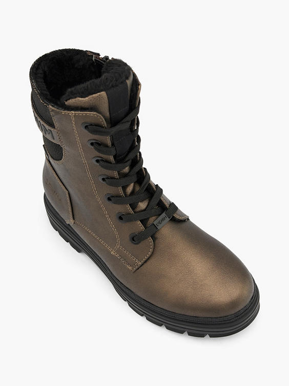 Bruine veterboot