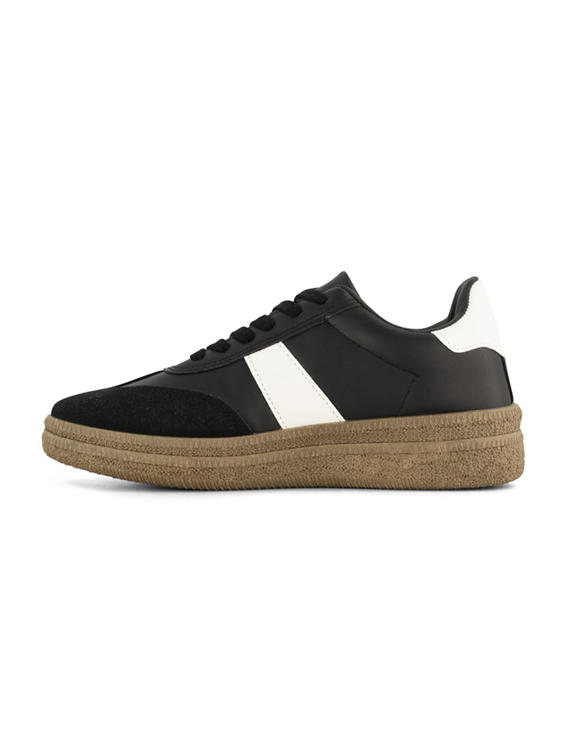 Zwarte sneaker