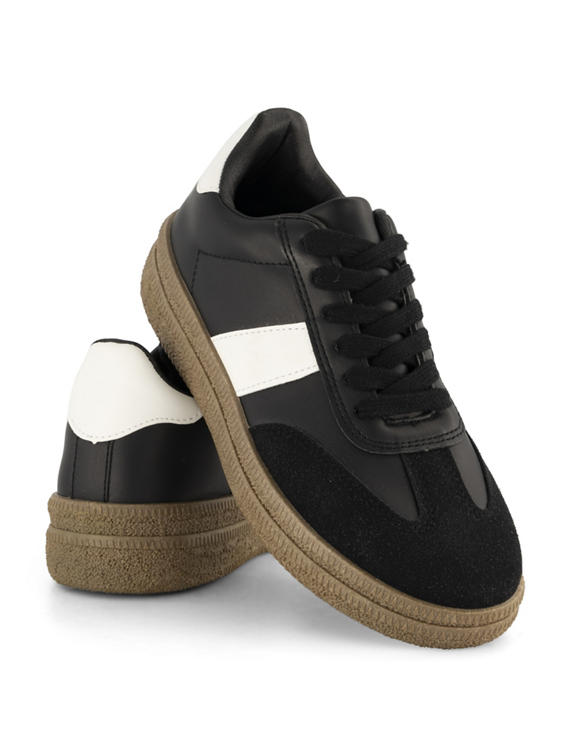 Zwarte sneaker