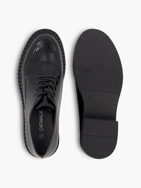 Scarpa da allacciare