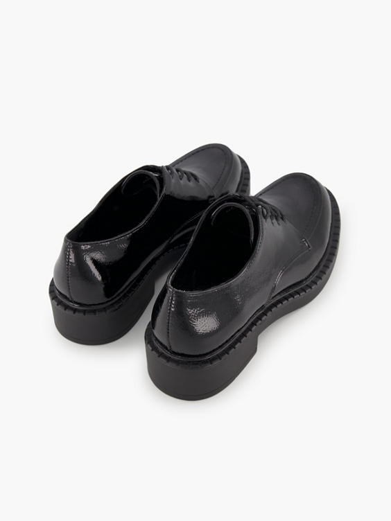 Scarpa da allacciare