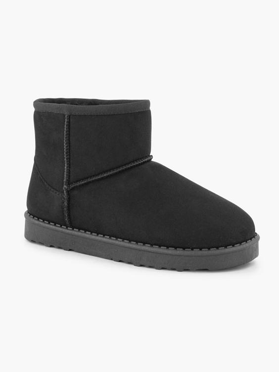 Zwarte boot gevoerd