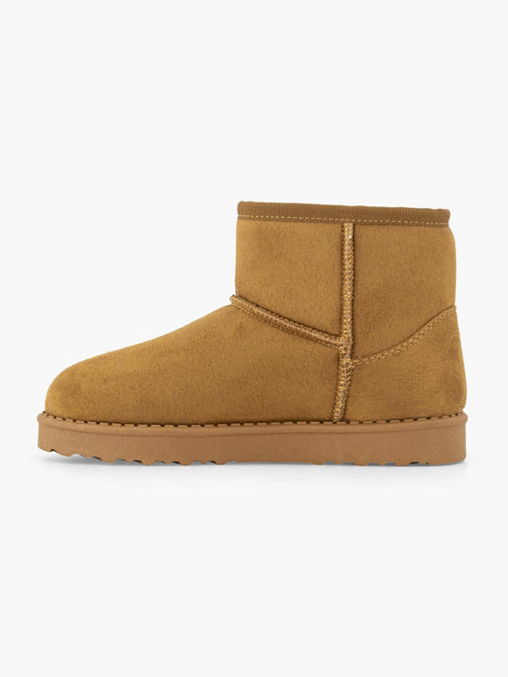 Bruine boot gevoerd
