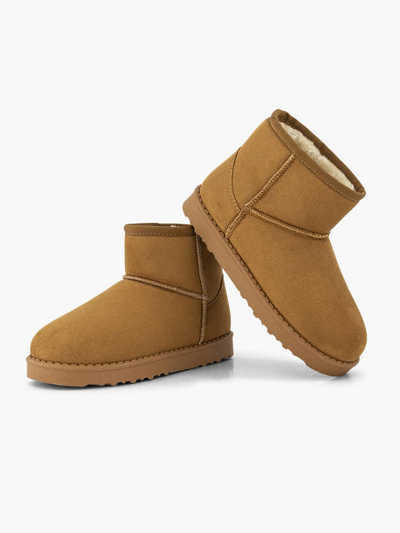 Bruine boot gevoerd