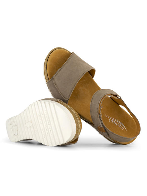 Taupe leren comfort sandalette sleehak
