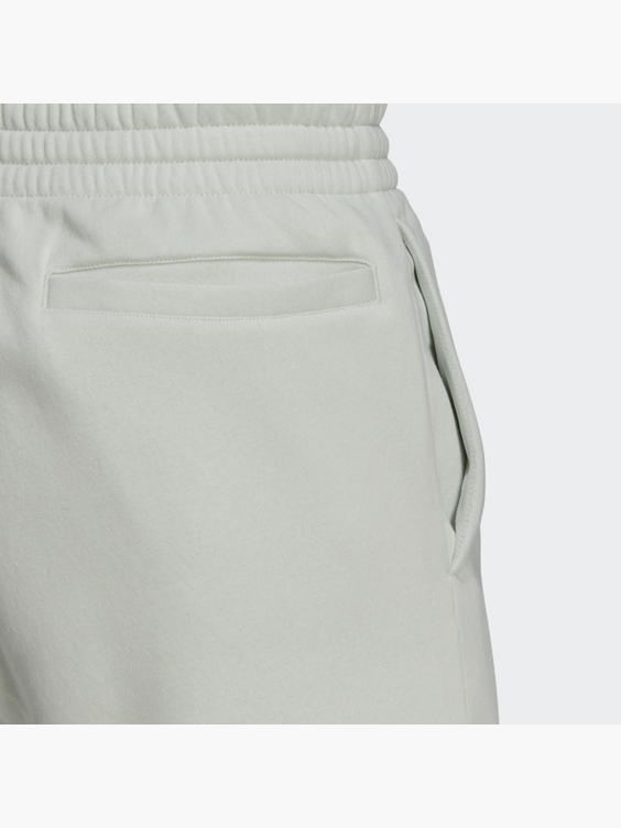(adidas) Essentials Fleece Regular Tapered Hose in grÃ¼n | DEICHMANN