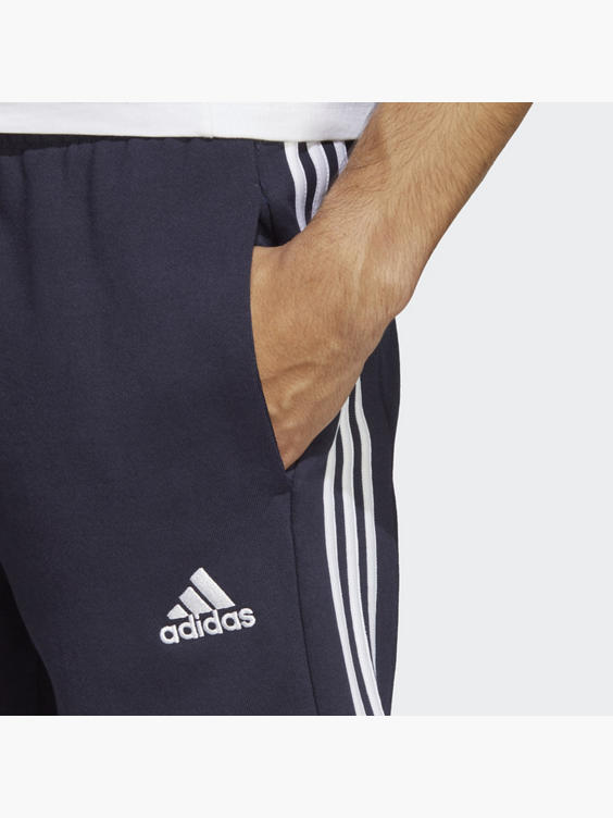 Essentials French Terry 3-Streifen Shorts