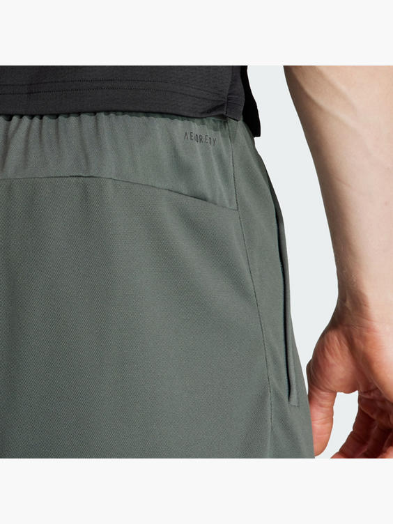 Train Essentials Logo Training Shorts