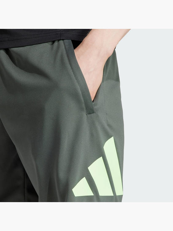 Train Essentials Logo Training Shorts