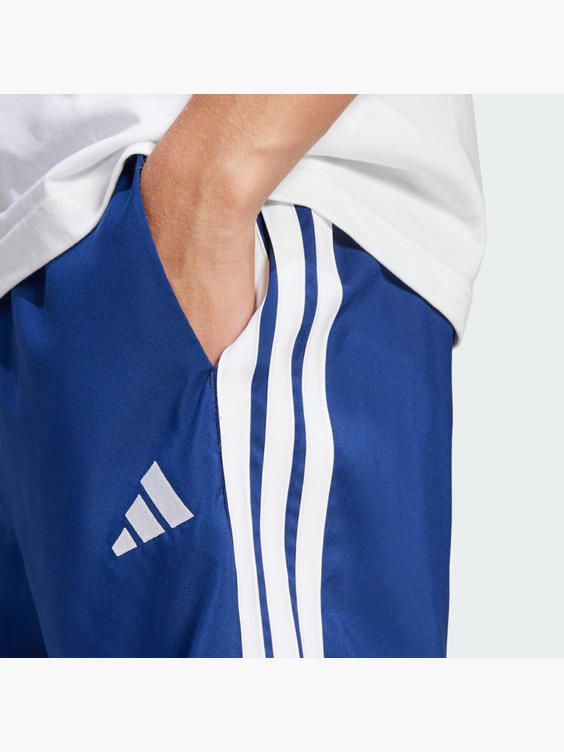 Essentials 3-Streifen Chelsea Shorts